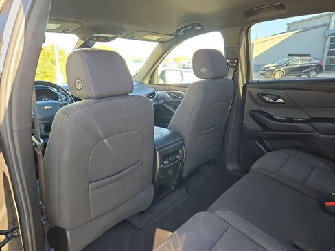 Used 2023 Chevrolet Traverse LT image 18