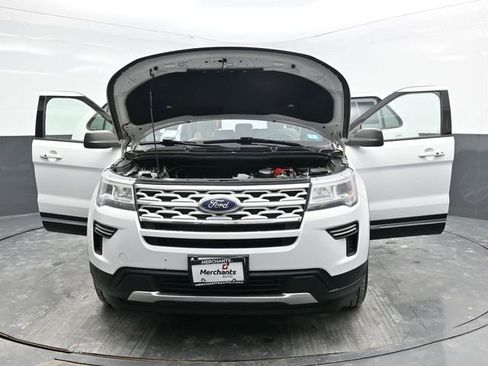 Used 2018 Ford Explorer XLT image 36