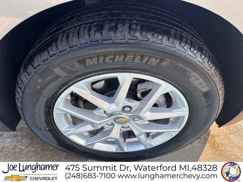 Used 2024 Chevrolet Equinox LT FWD image 9