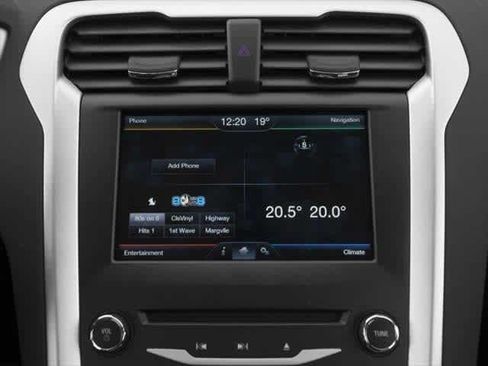 Used 2016 Ford Fusion SE FWD image 15