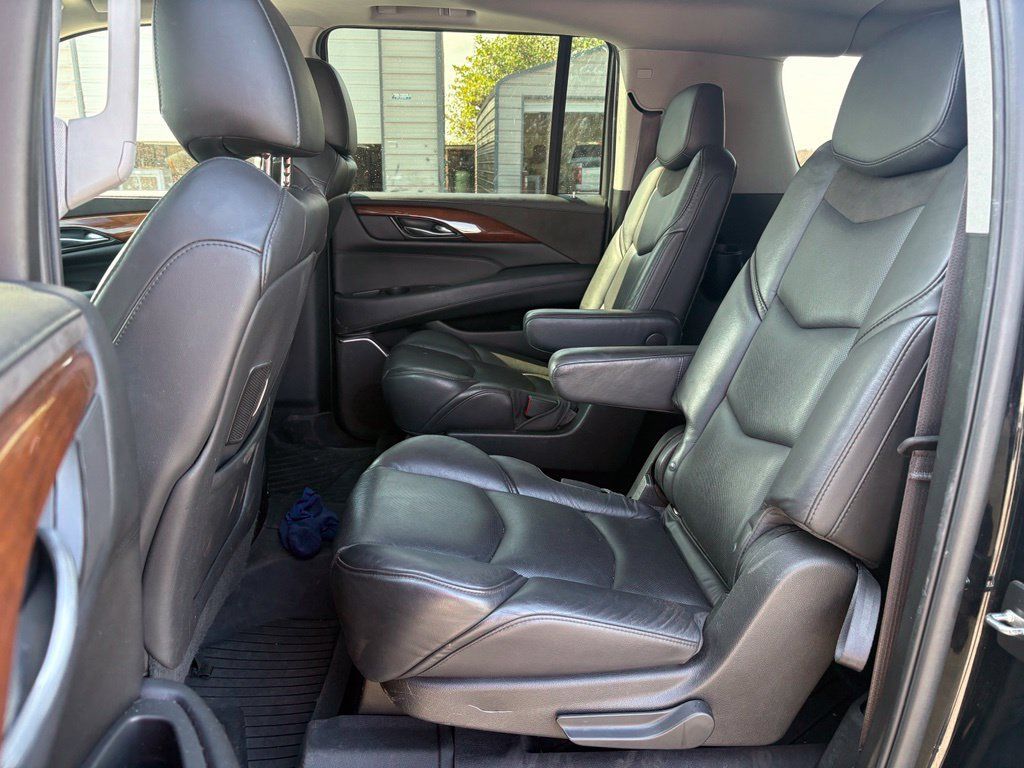 Used 2017 Cadillac Escalade ESV Premium Luxury AWD/4WD image 18