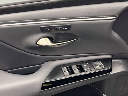 Certified 2023 Lexus ES 300h w/ Premium Package FWD image 10