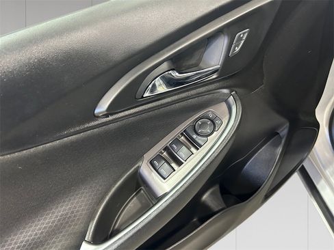 Used 2019 Chevrolet Malibu LT image 11