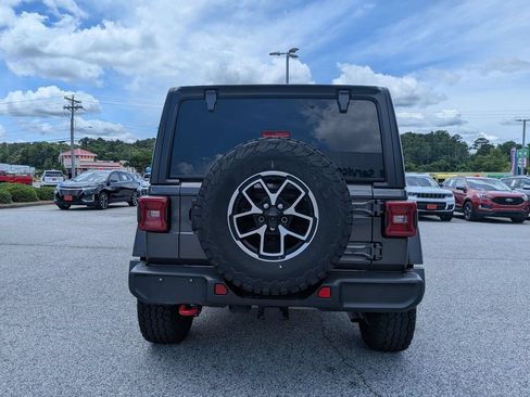 Used 2024 Jeep Wrangler Unlimited Rubicon AWD/4WD image 8