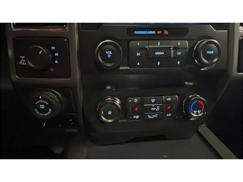 Used 2019 Ford F150 XLT w/ Equipment Group 302A Luxury AWD/4WD image 13