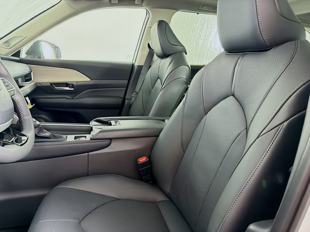 New 2026 Toyota Grand Highlander AWD image 32