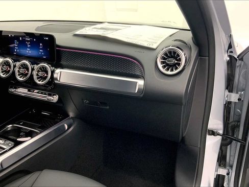 Used 2026 Mercedes-Benz GLB 250 image 26