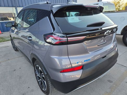Used 2022 Chevrolet Bolt EUV Premier image 3