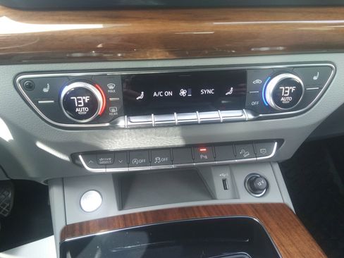 Used 2023 Audi Q5 2.0T Premium image 23