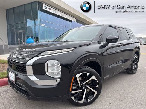 Used 2022 Mitsubishi Outlander ES image 1