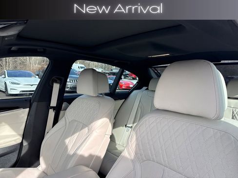 Used 2023 BMW M550i xDrive w/ Executive Package image 2