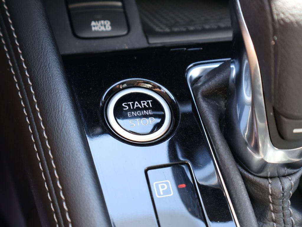 Used 2024 Nissan Kicks SR w/ SR Premium Package FWD image 30