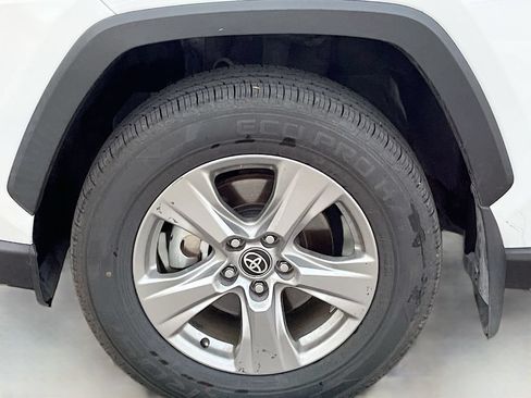Used 2024 Toyota RAV4 XLE AWD/4WD image 30