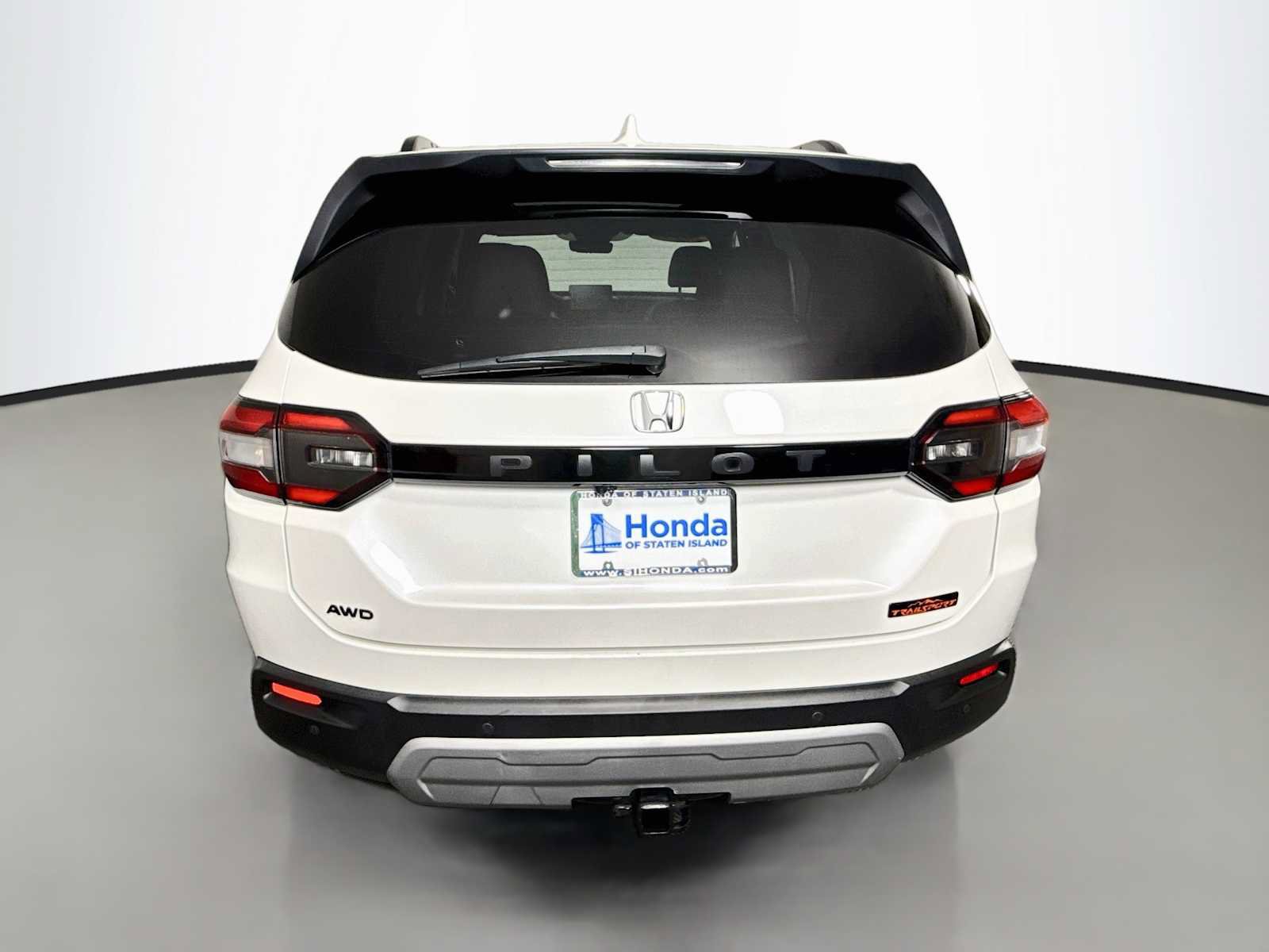 Certified 2024 Honda Pilot TrailSport image 6
