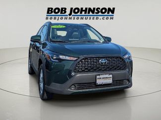 Used 2023 Toyota Corolla Cross LE w/ Moonroof Package AWD/4WD video 1