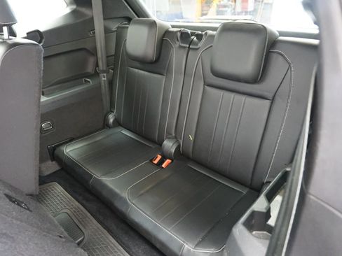 Used 2023 Volkswagen Tiguan SE R-Line FWD image 16