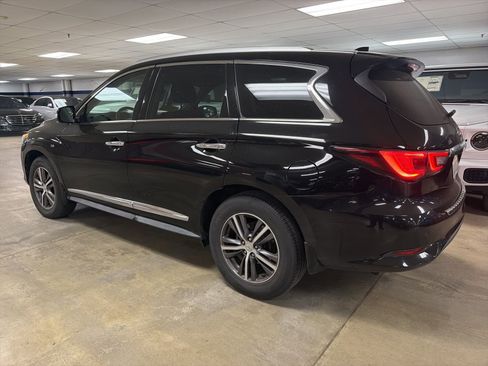 Used 2019 INFINITI QX60 Luxe w/ Essential Package FWD image 3