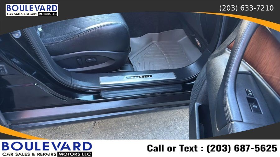 Used 2012 INFINITI FX35 AWD w/ Premium Pkg image 36