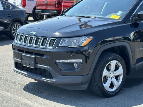 Used 2018 Jeep Compass Latitude image 31