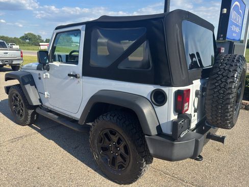 Used 2017 Jeep Wrangler Sport AWD/4WD image 7