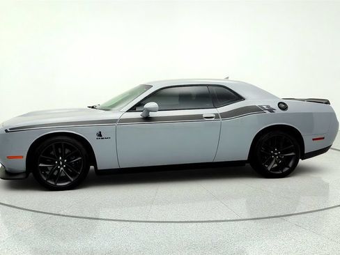 Used 2022 Dodge Challenger R/T w/ Plus Package RWD image 8