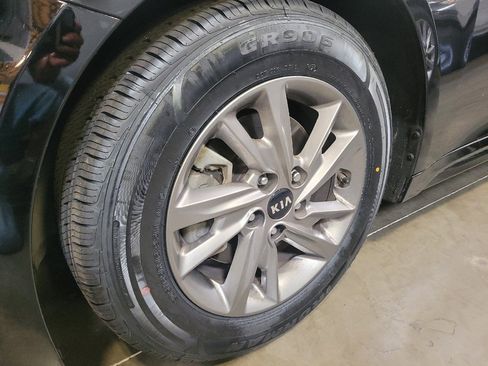 Used 2019 Kia Optima LX FWD image 31