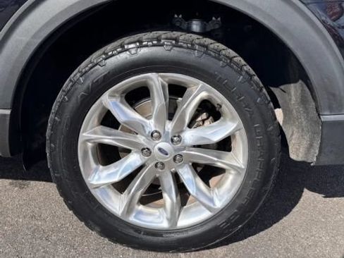 Used 2021 Ford Explorer Platinum w/ Equipment Group 601A AWD/4WD image 8