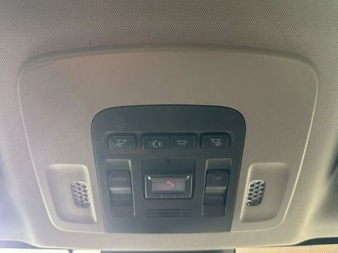 Used 2020 Toyota Camry SE image 21