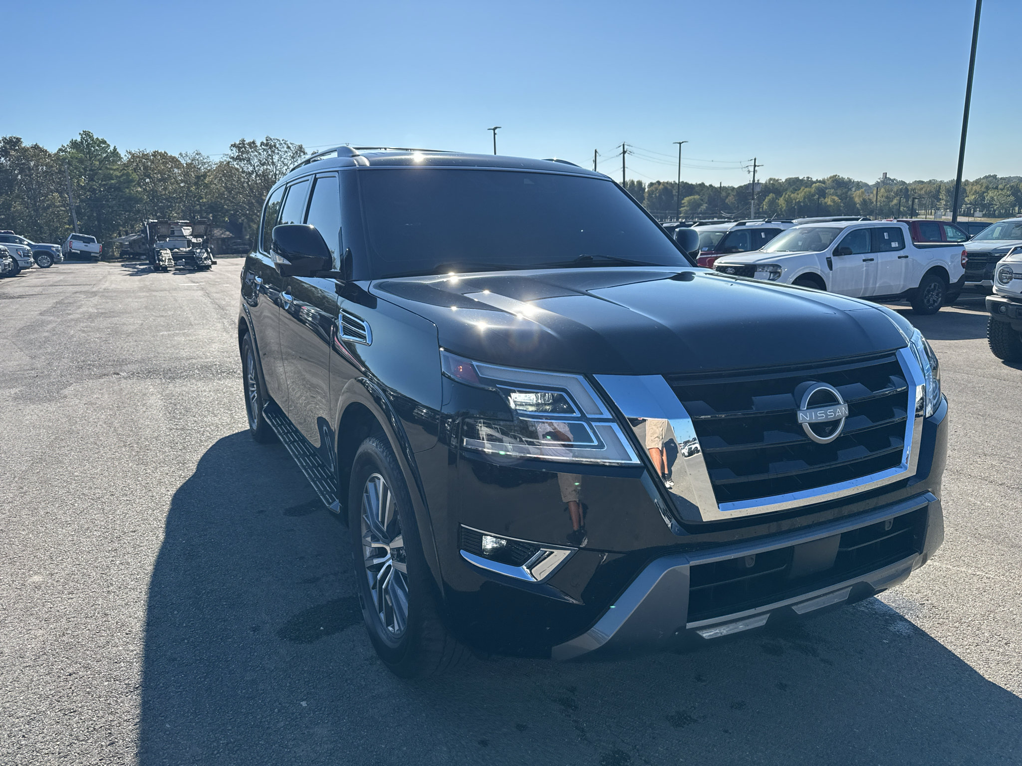 Used 2023 Nissan Armada SL w/ Cargo Package RWD image 3