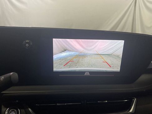 Used 2025 Buick Envista Sport Touring w/ Experience Buick Package image 17