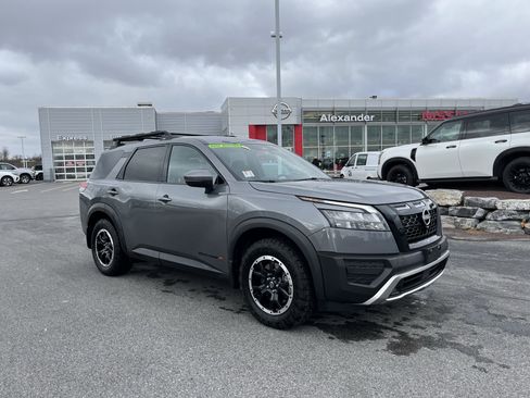 Used 2024 Nissan Pathfinder Rock Creek image 1