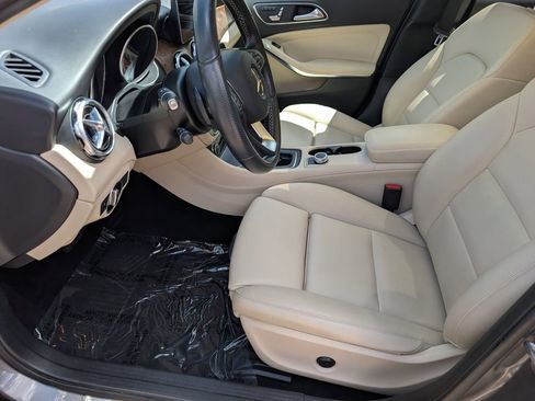 Certified 2019 Mercedes-Benz GLA 250 4MATIC image 11