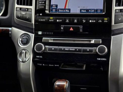 Used 2013 Toyota Land Cruiser AWD/4WD image 19