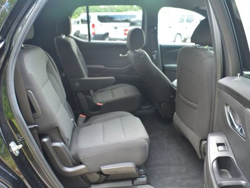Used 2022 Chevrolet Traverse LT w/ LPO, Blackout Package AWD/4WD image 21