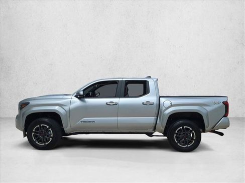 Used 2025 Toyota Tacoma TRD Sport RWD image 9