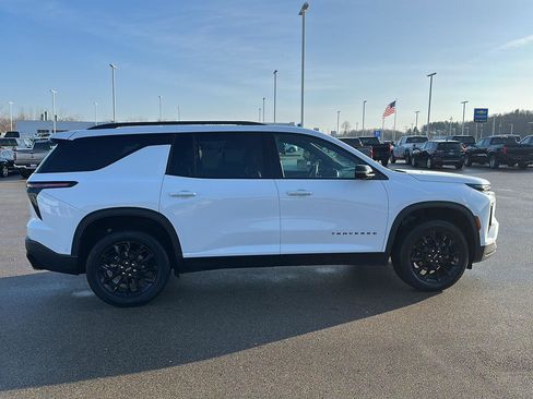 Used 2024 Chevrolet Traverse LT w/ Enhanced Driving Package image 12