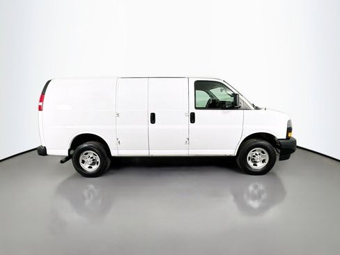 Used 2018 Chevrolet Express 2500 w/ Driver Convenience Package image 6