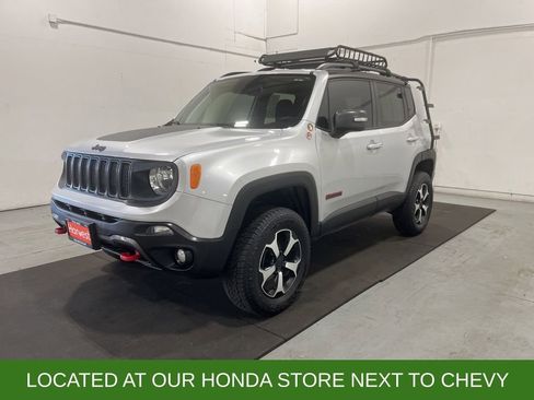 Used 2019 Jeep Renegade Trailhawk w/ UConnect 8.4 Nav Group image 3