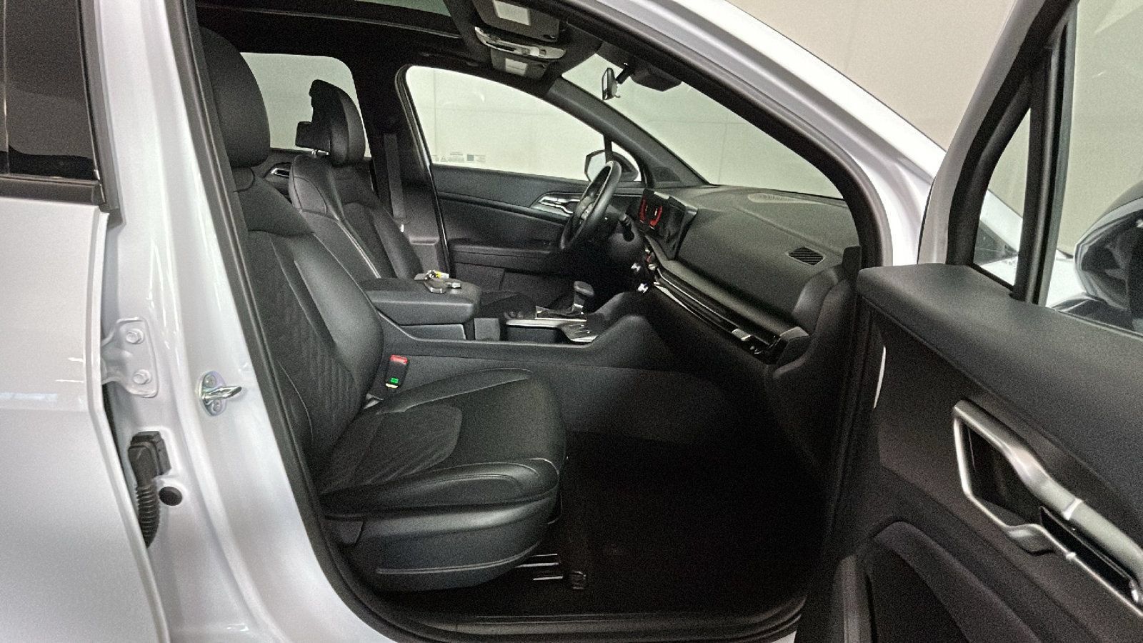 Used 2026 Kia Sportage X-Line w/ X-Line Premium Package AWD/4WD image 35