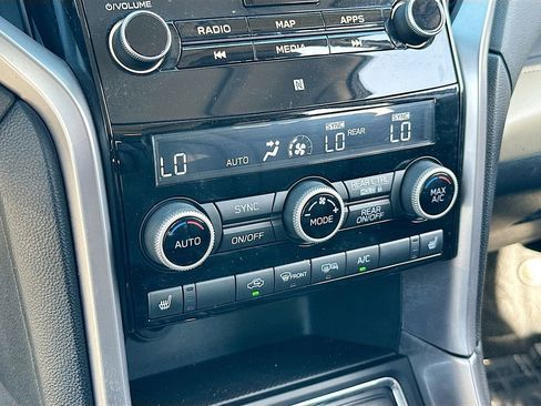 Used 2021 Subaru Ascent Limited w/ Technology Package AWD/4WD image 16