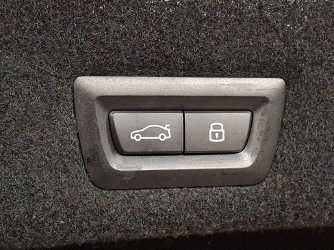 Certified 2023 BMW 760i xDrive image 26