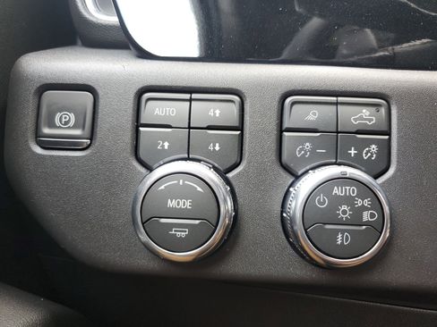 New 2026 GMC Sierra 1500 SLT image 30