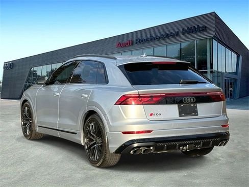 Used 2024 Audi SQ8 Prestige w/ Prestige Package image 4