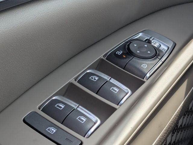 New 2027 Kia Carnival FWD image 26