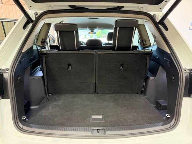 Used 2025 Volkswagen Atlas SE FWD image 27
