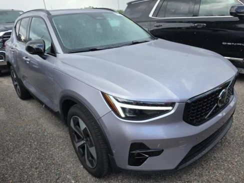 Used 2026 Volvo XC40 B5 Plus AWD/4WD image 2