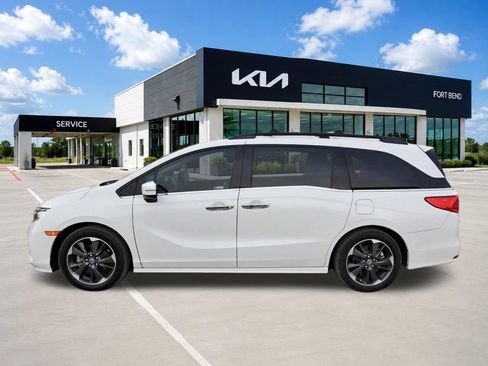 Used 2023 Honda Odyssey Elite image 8