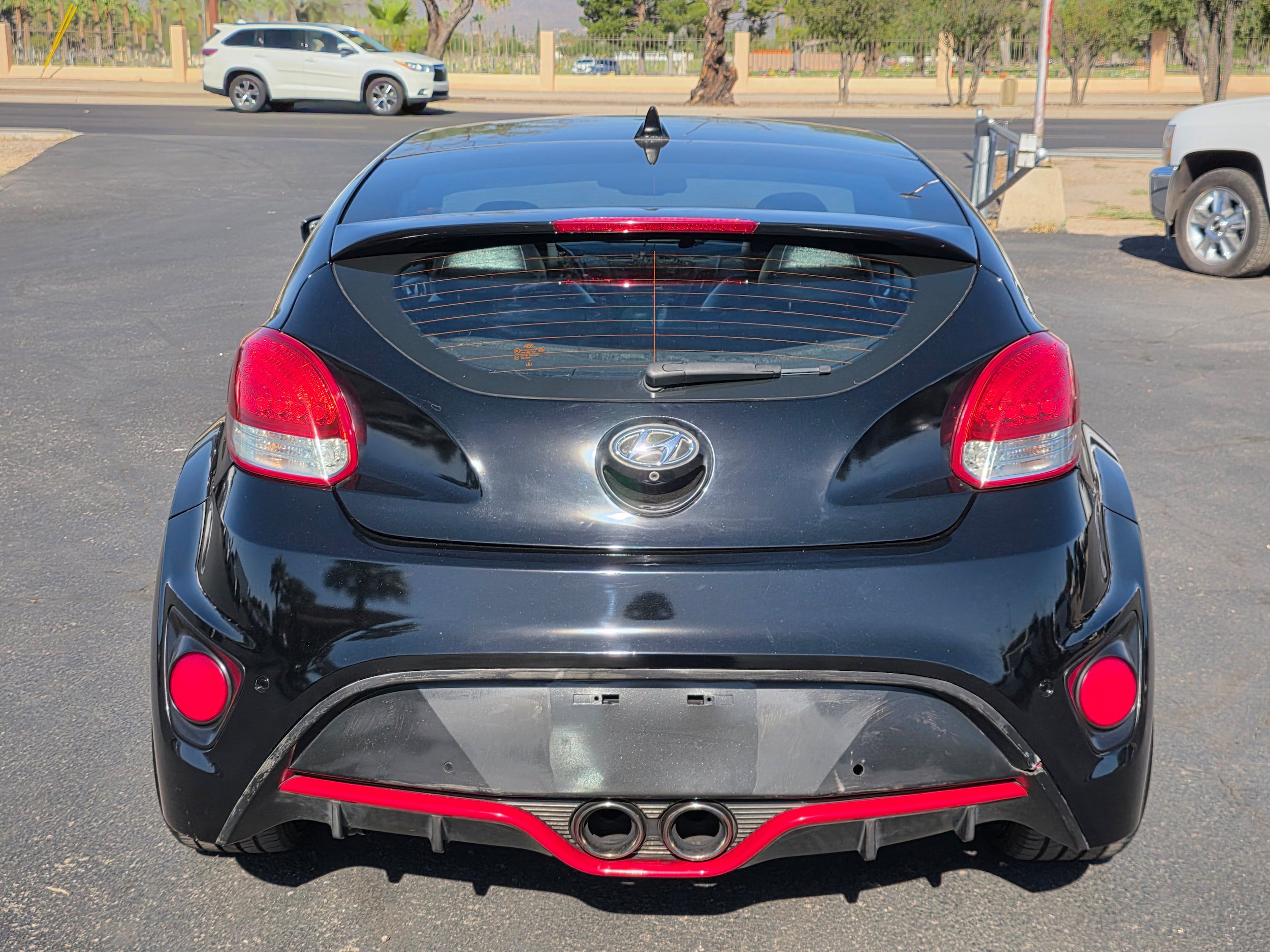 Used 2015 Hyundai Veloster Turbo w/ Option Group 04 FWD image 4