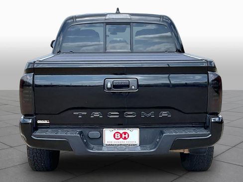 Used 2022 Toyota Tacoma SR w/ SR Convenience Package RWD image 5