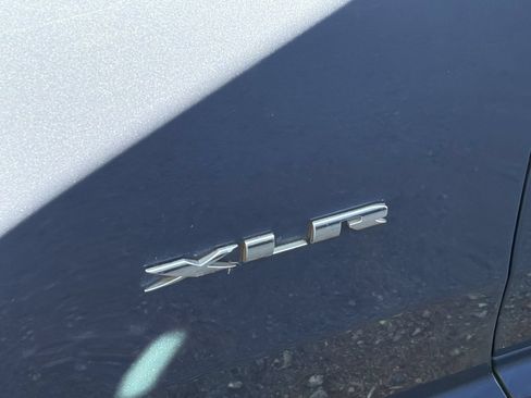 Used 2005 Cadillac XLR RWD image 11